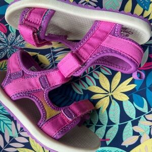 OshKosh B'gosh VGU Sz-10m Pink/Purple Velcro Sandals Lightweight Summer Footwear